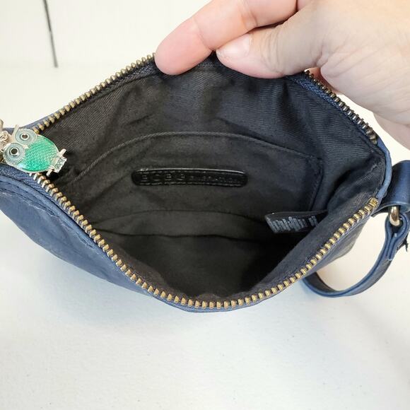 BCBGeneration Textured Faux Leather Crossbody Bag - Picture 6 of 11